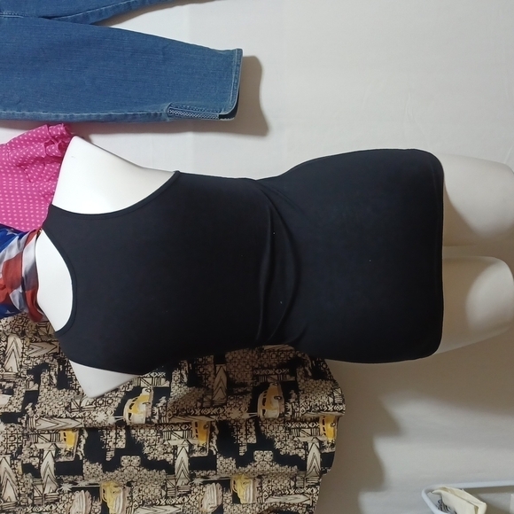 Womens t-shirt in size s p ch in a beautiful black polyester and cotton - Picture 4 of 6